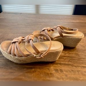 Naturalizer Odina Espadrille Platform Sandal. Size 6